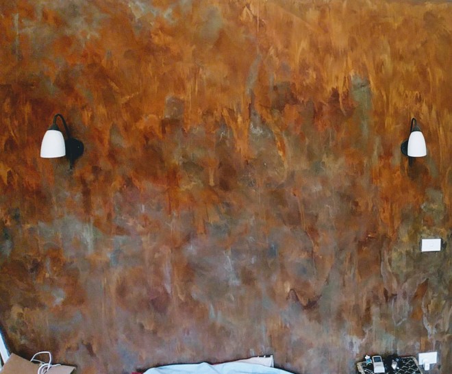 dulux rust wall effect in bedroom